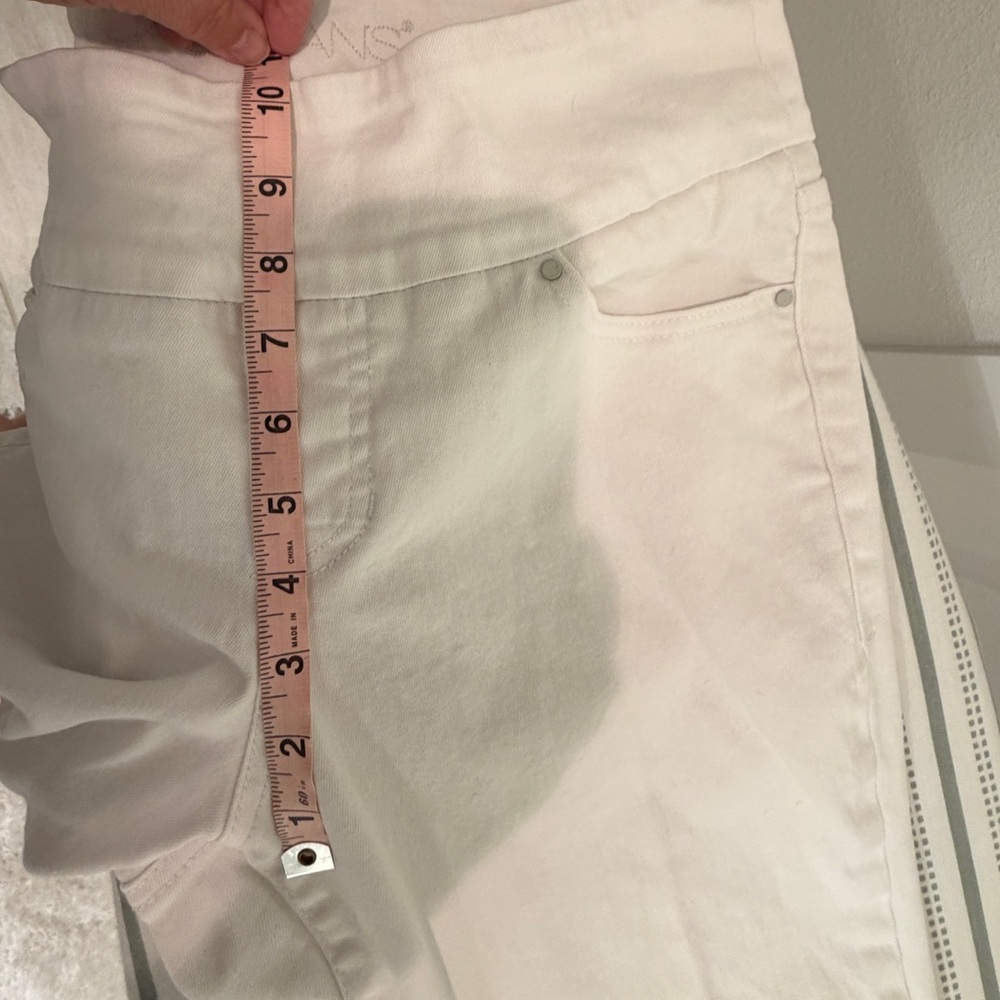 Jag Jeans - Pull On Sleek White Jeans, Size 10 - Picture 13 of 13